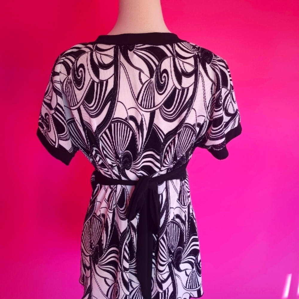 y2k Era Vision Apparel Ladies Black & White Stretch V-neck Blouse (Size Large) - Picture 5 of 7
